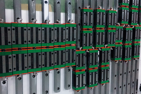 什么是直線導(dǎo)軌的基本靜額定負荷？